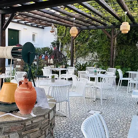 Eleni Parikia (Paros)