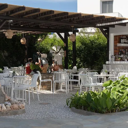 Πανσιόν Eleni 4*